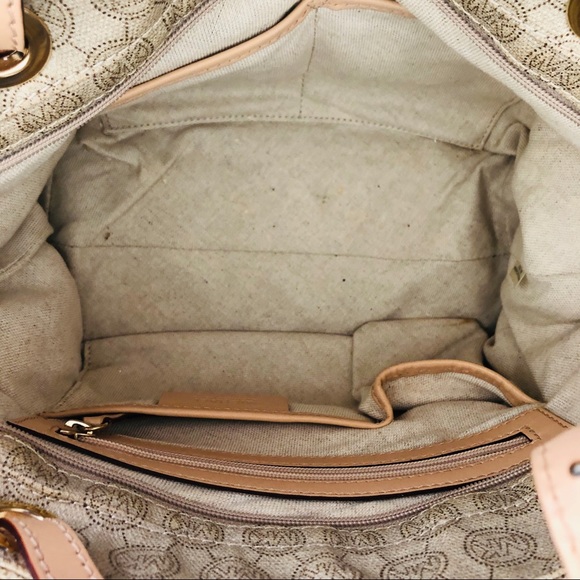 Michael Kors Tote Bag - Picture 4 of 7